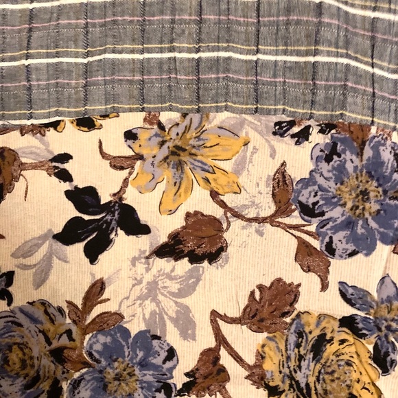 Boho Plaid and Floral Top - Picture 10 of 10